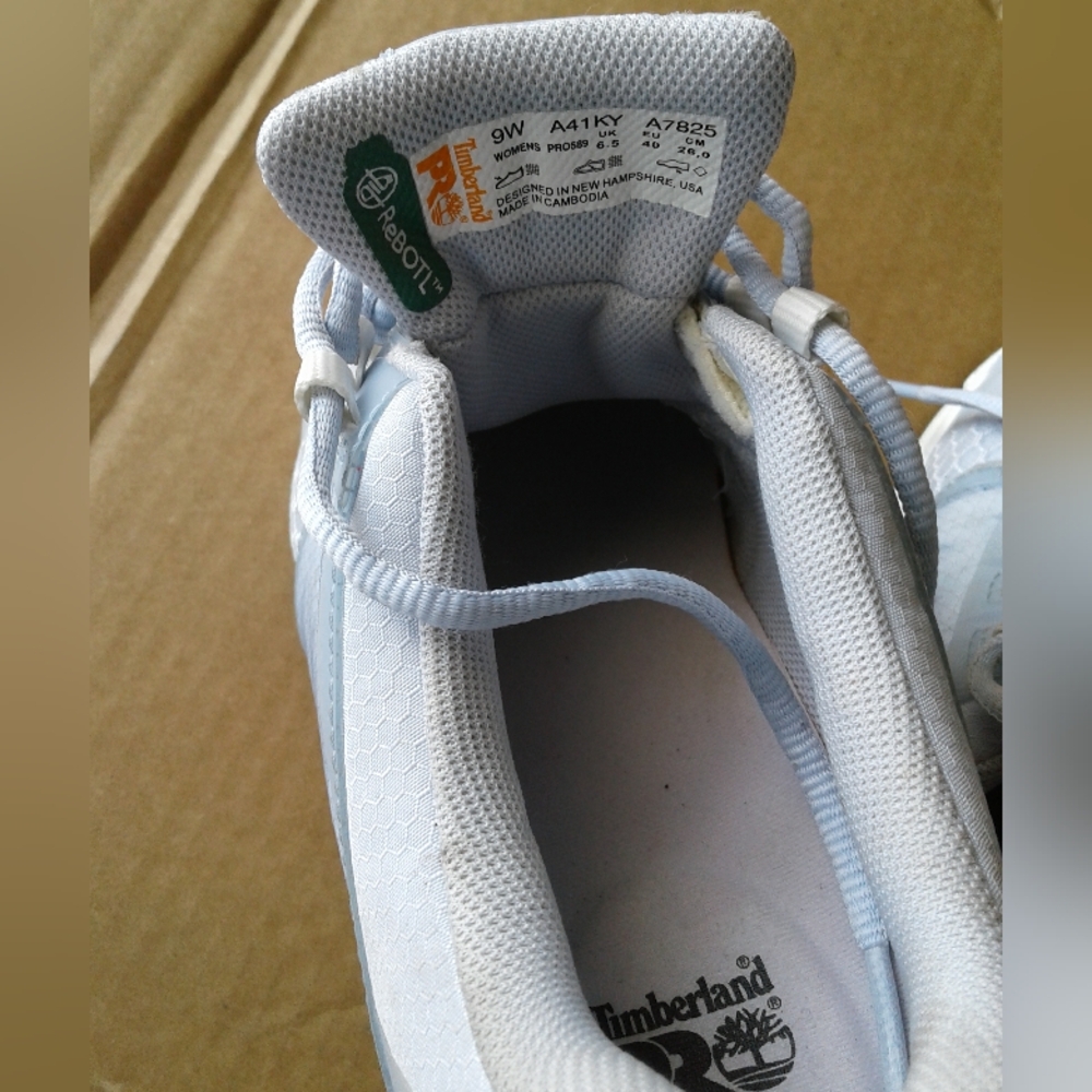 Sneaker - Picture 6 of 8